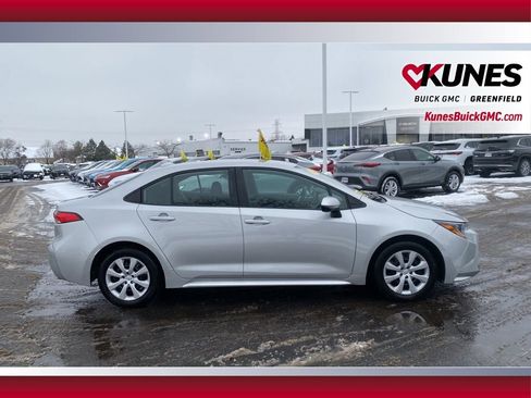 Used 2025 Toyota Corolla LE image 4