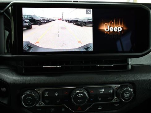 New 2026 Jeep Gladiator Sport image 18