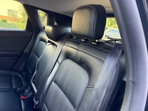 Used 2025 Ford Escape Platinum AWD/4WD image 17