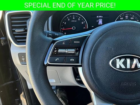 Used 2022 Kia Sportage LX image 11