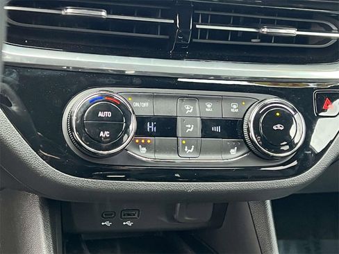 Used 2024 Buick Envista Sport Touring w/ Convenience I Package image 18