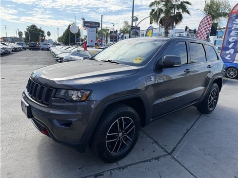 Used 2018 Jeep Grand Cherokee Trailhawk AWD/4WD image 10
