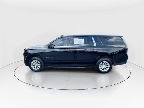 Used 2025 Chevrolet Suburban LT w/ Comfort Package RWD image 5