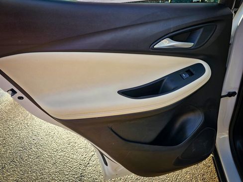 Used 2020 Buick Encore GX Essence w/ Advanced Technology Package image 33