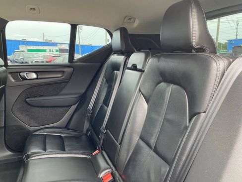 Used 2022 Volvo XC40 T5 Momentum AWD/4WD image 16