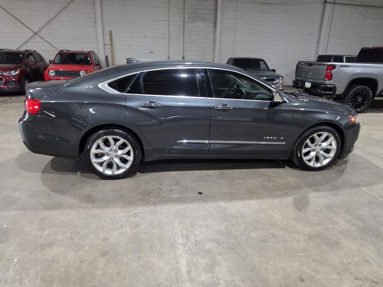 Used 2018 Chevrolet Impala Premier FWD image 14