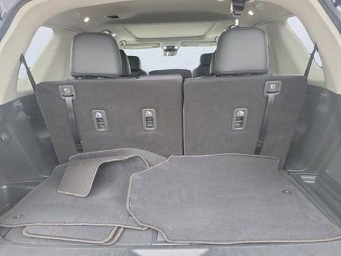 Used 2023 Honda Pilot Touring image 6