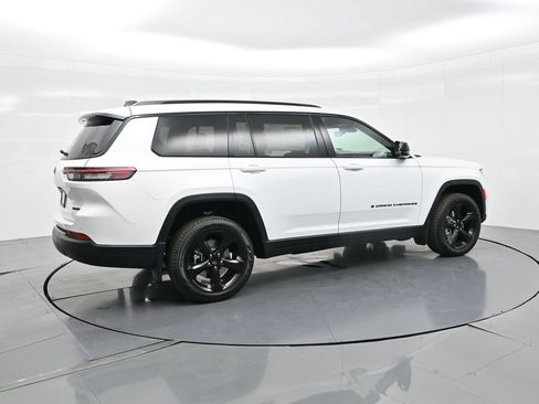 New 2025 Jeep Grand Cherokee L Limited w/ Black Appearance Package image 7