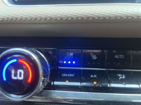 Used 2025 Chevrolet Equinox ACTIV w/ Safety and Technology Package FWD image 29