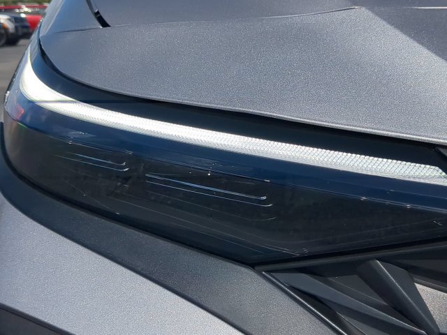 Used 2025 Hyundai Elantra Hybrid FWD image 9