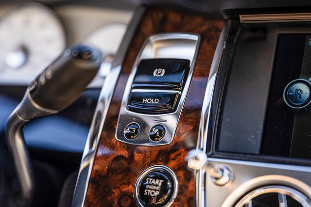 Used 2013 Rolls-Royce Ghost RWD image 27