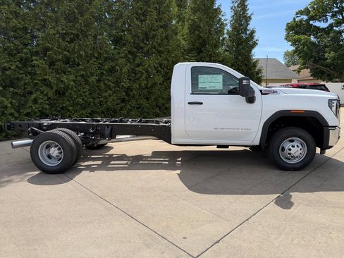 New 2026 GMC Sierra 3500 Pro w/ Convenience Package AWD/4WD image 23