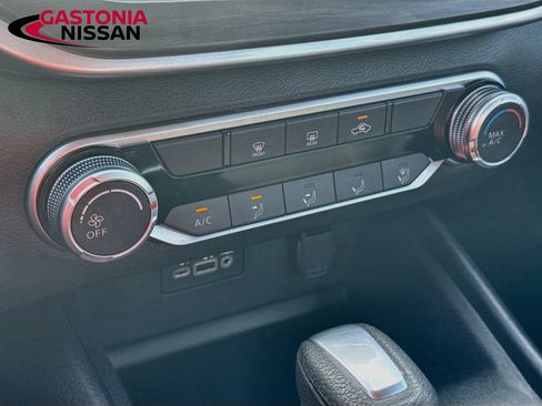 Used 2025 Nissan Altima 2.5 SV FWD image 19