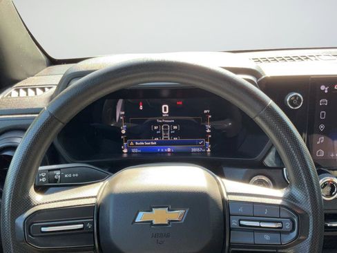 Used 2023 Chevrolet Colorado W/T image 13