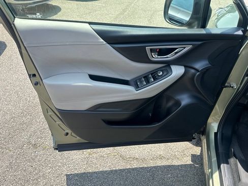 Used 2020 Subaru Forester Limited AWD/4WD image 8