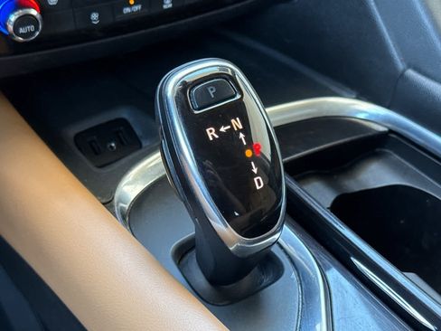 Used 2018 Buick Enclave Essence AWD/4WD image 26