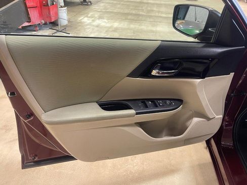 Used 2016 Honda Accord LX image 13