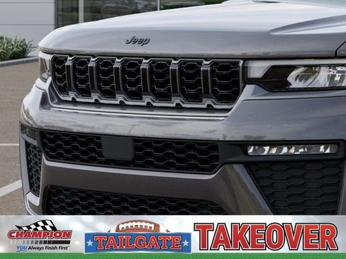 New 2026 Jeep Grand Cherokee L Limited w/ Limited Altitude Package AWD/4WD image 11