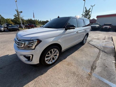 Used 2019 Ford Expedition Limited w/ Equipment Group 302A RWD image 3
