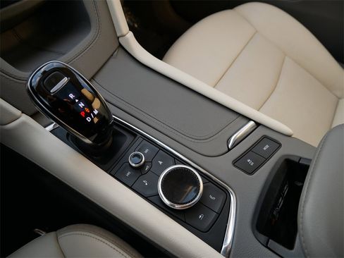 Used 2022 Cadillac XT6 Premium Luxury image 22