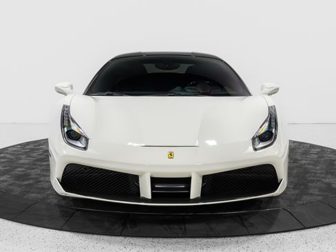 Used 2016 Ferrari 488 GTB RWD image 13