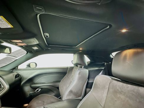 Used 2022 Dodge Challenger R/T w/ Plus Package image 21