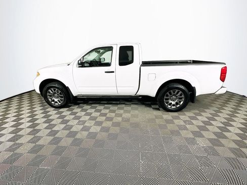Used 2012 Nissan Frontier SV w/ Sport Appearance Pkg AWD/4WD image 6