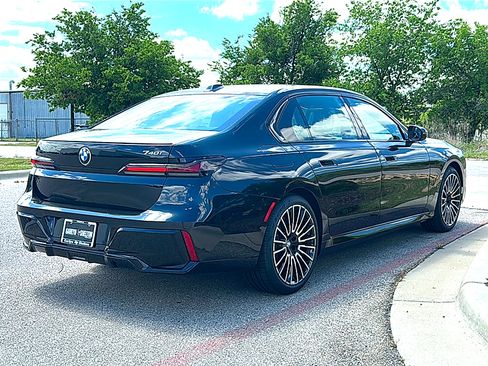 New 2026 BMW 740i w/ Premium Package RWD image 8