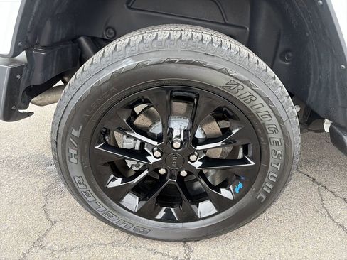 Used 2023 Jeep Wrangler Unlimited Sahara w/ Cold Weather Group AWD/4WD image 32