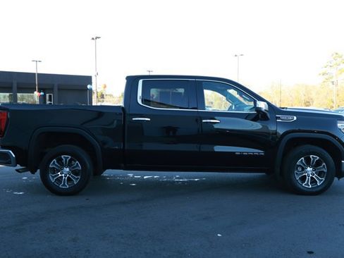 Used 2025 GMC Sierra 1500 SLT image 4