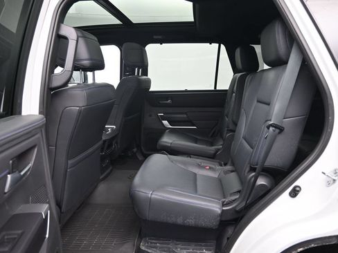 Used 2025 Toyota Sequoia Platinum AWD/4WD image 27