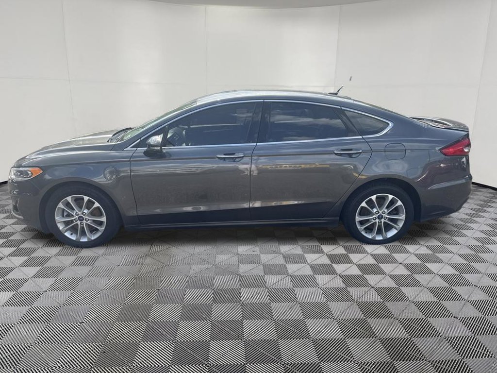 Used 2019 Ford Fusion Energi Titanium FWD image 20
