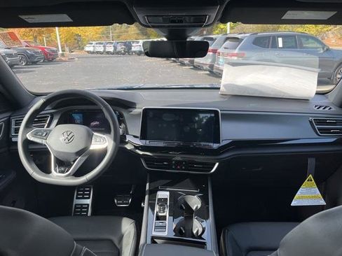 Certified 2025 Volkswagen Atlas Cross Sport SEL R-Line image 27