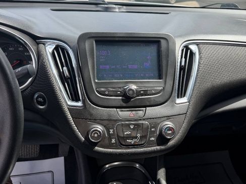 Used 2018 Chevrolet Malibu LT FWD image 26