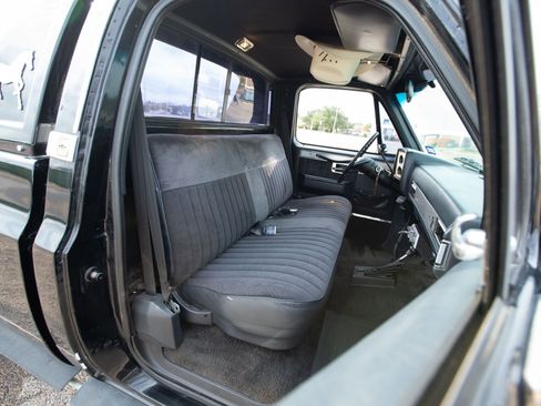 Used 1986 Chevrolet C/K Truck 2500 image 36