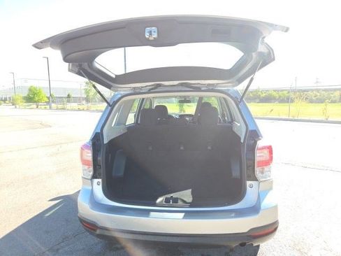 Used 2017 Subaru Forester 2.5i AWD/4WD image 16