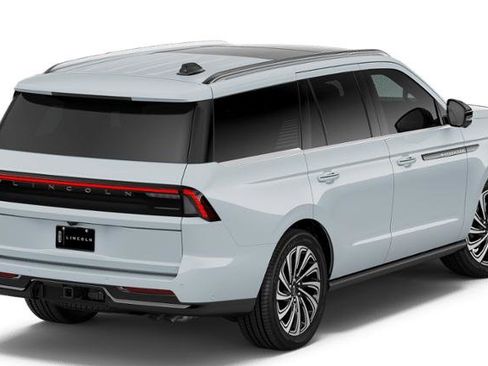New 2026 Lincoln Navigator Black Label AWD/4WD image 3