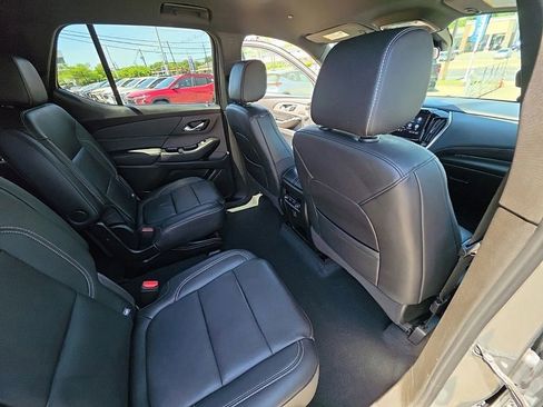 Used 2023 Chevrolet Traverse LT AWD/4WD image 29