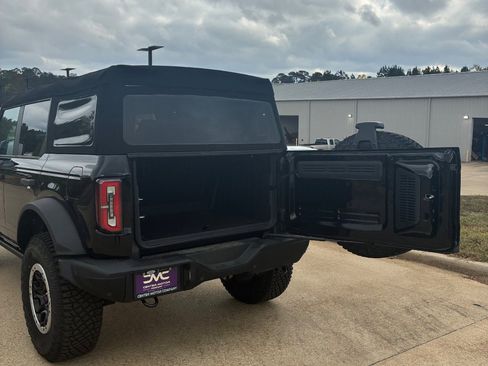 Used 2023 Ford Bronco Badlands w/ Sasquatch Package AWD/4WD image 7