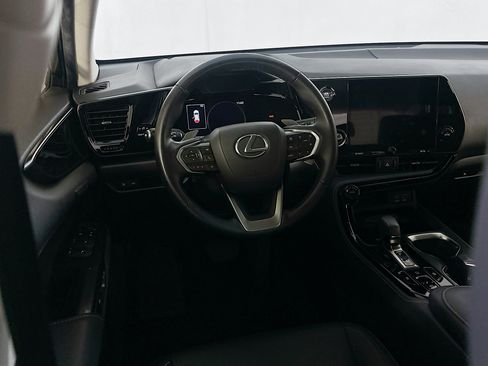 Used 2024 Lexus NX 250 FWD w/ Towing Package (2000 Lbs) image 18