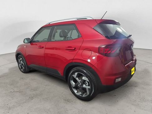Certified 2023 Hyundai Venue Limited FWD image 3