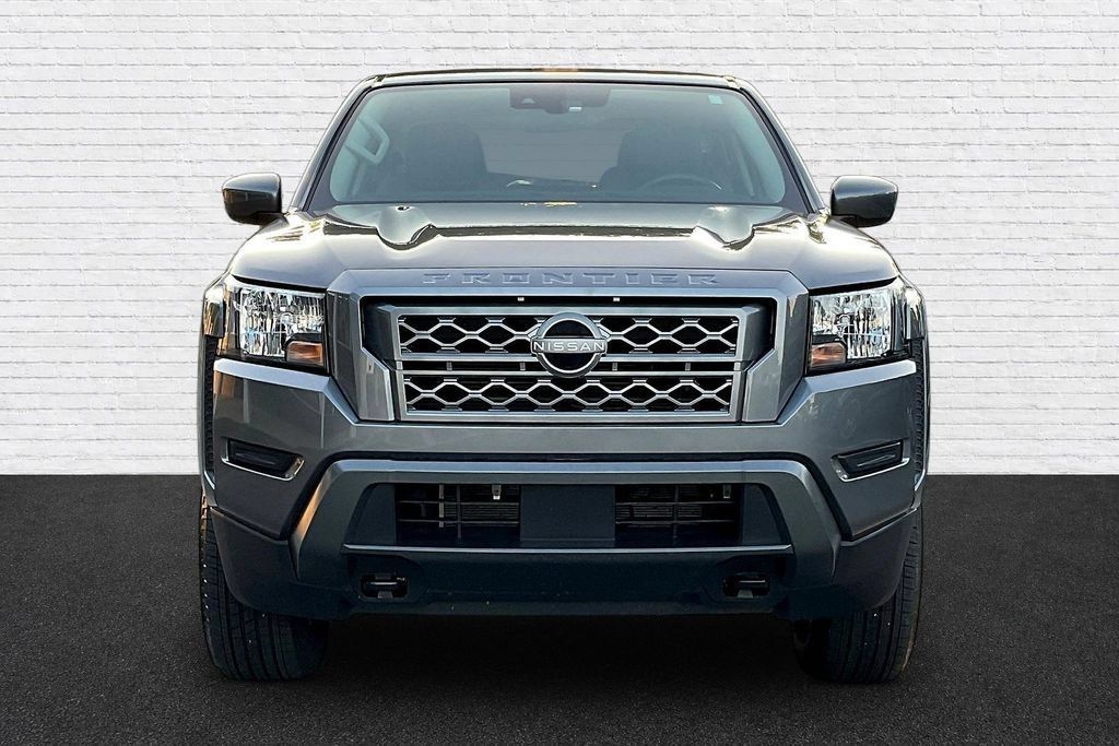 Used 2023 Nissan Frontier SV AWD/4WD image 2