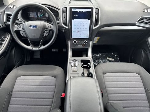 New 2024 Ford Edge SE image 17