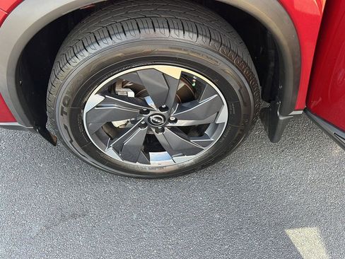 Used 2024 Nissan Rogue SV w/ SV Premium Package image 38