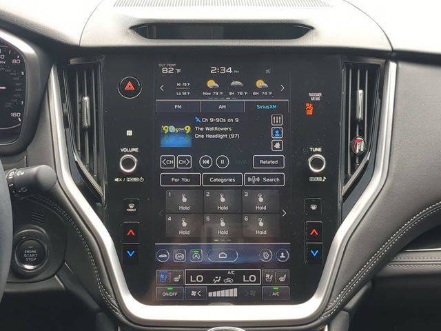 Used 2025 Subaru Outback Touring AWD/4WD image 17