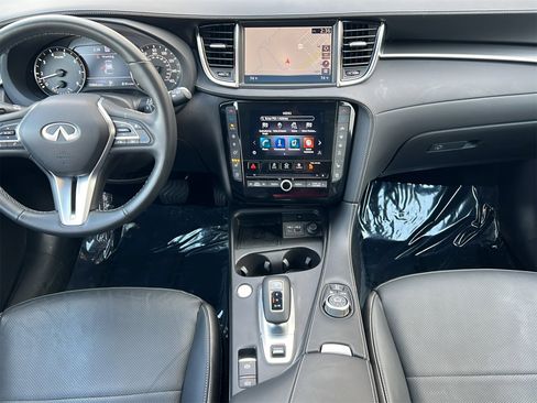 Certified 2025 INFINITI QX55 Essential image 12