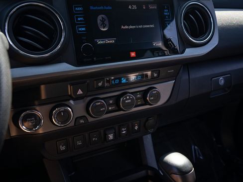 Used 2019 Toyota Tacoma TRD Off-Road AWD/4WD image 25