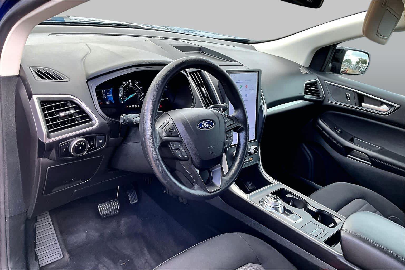 Used 2023 Ford Edge SE w/ Black Appearance Package AWD/4WD image 18