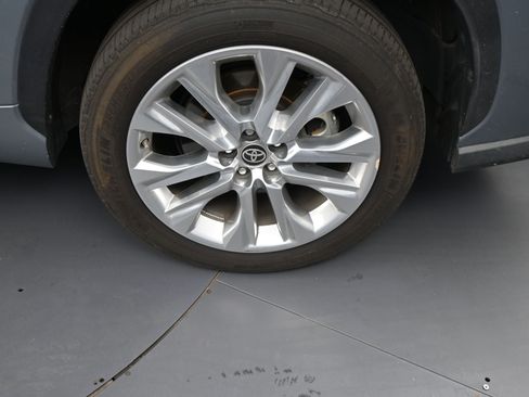 Used 2020 Toyota Highlander Limited image 21