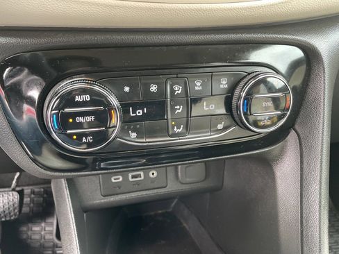 Used 2022 Buick Encore GX Select w/ Experience Buick Package image 13